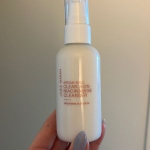 Josie Maran Argan Milk clean skin Niacinamide Cleanser- unscented